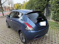 Usata Lancia Ypsilon Gold 69 CV (50 kW) 2023 Blu/azzurro Utilitaria
