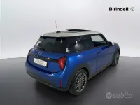 Usata Mini Cooper Classic 156 CV (114 kW) 2024 Blazing blue Utilitaria