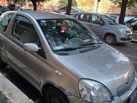 Usata Toyota Yaris Sol 65 CV (47 kW) 2004 Grigio Berlina