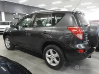 Usata Toyota RAV4 Sol 135 CV (99 kW) 2007 Grigio SUV