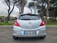 Usata Opel Corsa Edition 80 CV (58 kW) 2012 Argento Utilitaria