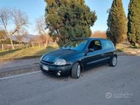 Usata Renault Clio II 107 CV (78 kW) 1999 Nero Berlina