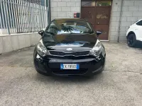 Usata Kia Rio 75 CV (55 kW) 2015 Nero Berlina