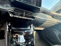 Usata Peugeot 2008 Allure 101 CV (74 kW) 2021 Bianco SUV