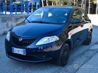 Usata Lancia Ypsilon 69 CV (50 kW) 2020 Blu Utilitaria