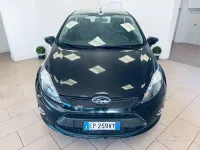 Usata Ford Fiesta Titanium 97 CV (71 kW) 2012 Nero Berlina