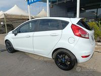 Usata Ford Fiesta Titanium 95 CV (69 kW) 2016 Bianco Utilitaria