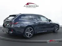 Usata BMW 520 M Sport 197 CV (144 kW) 2025 Grigio Station wagon