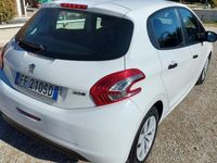 usata Peugeot 208 1.4 Hdi anno 2014 - Neopatentati