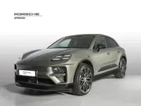Usata Porsche Macan Turbo 469 kW (639 CV) 2024 U4 verde aventurine metallizzato SUV