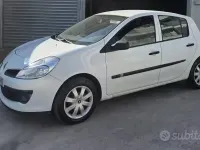 Usata Renault Clio II 68 CV (50 kW) 2008 Bianco Utilitaria