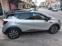 Usata Renault Captur Techno 91 CV (66 kW) 2023 Grigio SUV