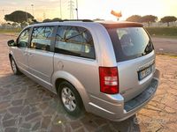 usata Chrysler Grand Voyager 2.8 CRD 163 CV automatic