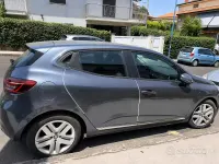 Usata Renault Clio V Zen 101 CV (74 kW) 2020 Grigio Berlina
