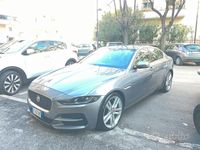 Usata Jaguar XE 180 CV (132 kW) 2019 Grigio Berlina