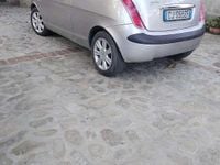 Usata Lancia Ypsilon 69 CV (50 kW) 2004 Argento Utilitaria