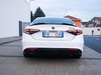 Usata Alfa Romeo Giulia 160 CV (117 kW) 2018 Bianco Berlina