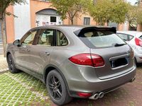 Usata Porsche Cayenne 245 CV (180 kW) 2011 Grigio SUV