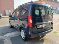 Usata Dacia Dokker Lauréate 75 CV (55 kW) 2016 Blu/azzurro Monovolume