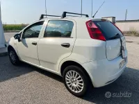 Usata Fiat Grande Punto 69 CV (50 kW) 2012 Bianco Utilitaria