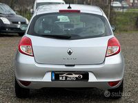 Usata Renault Clio II 72 CV (52 kW) 2010 Grigio Berlina