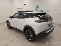 Usata Peugeot 2008 Allure 110 CV (80 kW) 2022 Bianco SUV