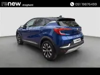 Usata Renault Captur Techno 90 CV (66 kW) 2024 Blu scuro SUV
