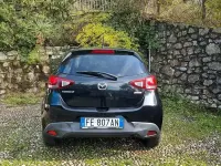 Usata Mazda 2 75 CV (55 kW) 2016 Nero Berlina
