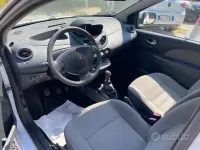 Usata Renault Twingo Dynamique 75 CV (55 kW) 2010 Bianco Utilitaria