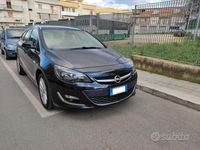 Usata Opel Astra Cosmo 140 CV (102 kW) 2013 Nero Station wagon