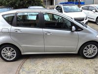 Usata Mercedes A180 Elegance 108 CV (79 kW) 2009 Argento Berlina