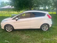 Usata Ford Fiesta Titanium 70 CV (51 kW) 2012 Bianco Berlina
