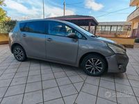 Usata Toyota Verso 112 CV (82 kW) 2014 Grigio Monovolume