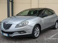 Usata Lancia Delta 120 CV (88 kW) 2010 Argento Utilitaria