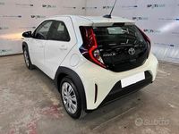 Käytetty Toyota Aygo X Active 72 HP (52 kW) 2025 Valkoinen Katumaasturi