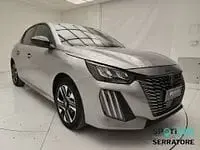 Usata Peugeot 208 Allure 101 CV (74 kW) 2025 Grigio Utilitaria