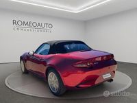 Nuova Mazda MX5 Exclusive 132 CV (97 kW) 2025 Rosso Cabrio