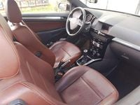 Usata Opel Astra Cabriolet Cosmo 116 CV (85 kW) 2007 Argento Cabrio