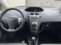 Usata Toyota Yaris 69 CV (50 kW) 2011 Rosso Berlina