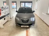 Usata Lancia Ypsilon Silver 69 CV (50 kW) 2015 Grigio Utilitaria
