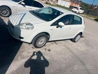 Usata Fiat Grande Punto 77 CV (56 kW) 2009 Bianco Utilitaria
