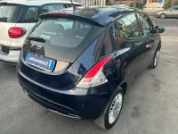 Usata Lancia Ypsilon Gold 95 CV (69 kW) 2017 Blu Utilitaria