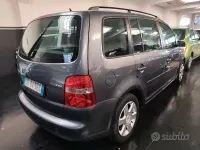 Usata VW Touran Highline 105 CV (77 kW) 2006 Grigio Monovolume