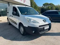 Begagnad Peugeot Partner Tepee Comfort 90 HK (66 kW) 2010 Vit Minibuss