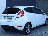 Usata Ford Fiesta 75 CV (55 kW) 2017 Bianco Utilitaria