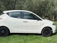 Usata Lancia Ypsilon 60 CV (44 kW) 2019 Bianco Utilitaria