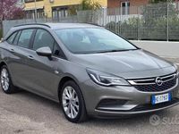 Usata Opel Astra Innovation 105 CV (77 kW) 2017 Grigio Station wagon