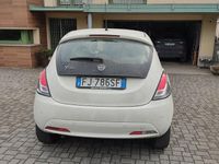 Usata Lancia Ypsilon 69 CV (50 kW) 2017 Bianco Utilitaria