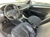 Usata Opel Astra GTC Cosmo 101 CV (74 kW) 2007 Grigio Coupé