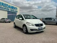 Usata Mercedes A180 Avantgarde 109 CV (80 kW) 2011 Bianco Utilitaria